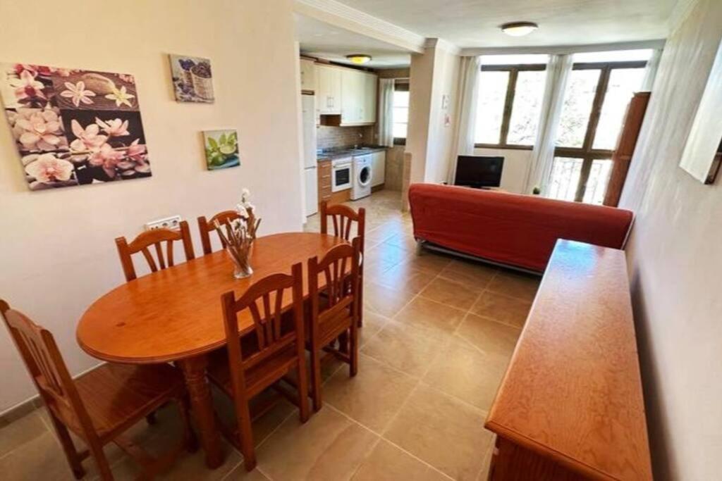 Apartamento Con Parking Privado - Av. Carlos Haya * Málaga