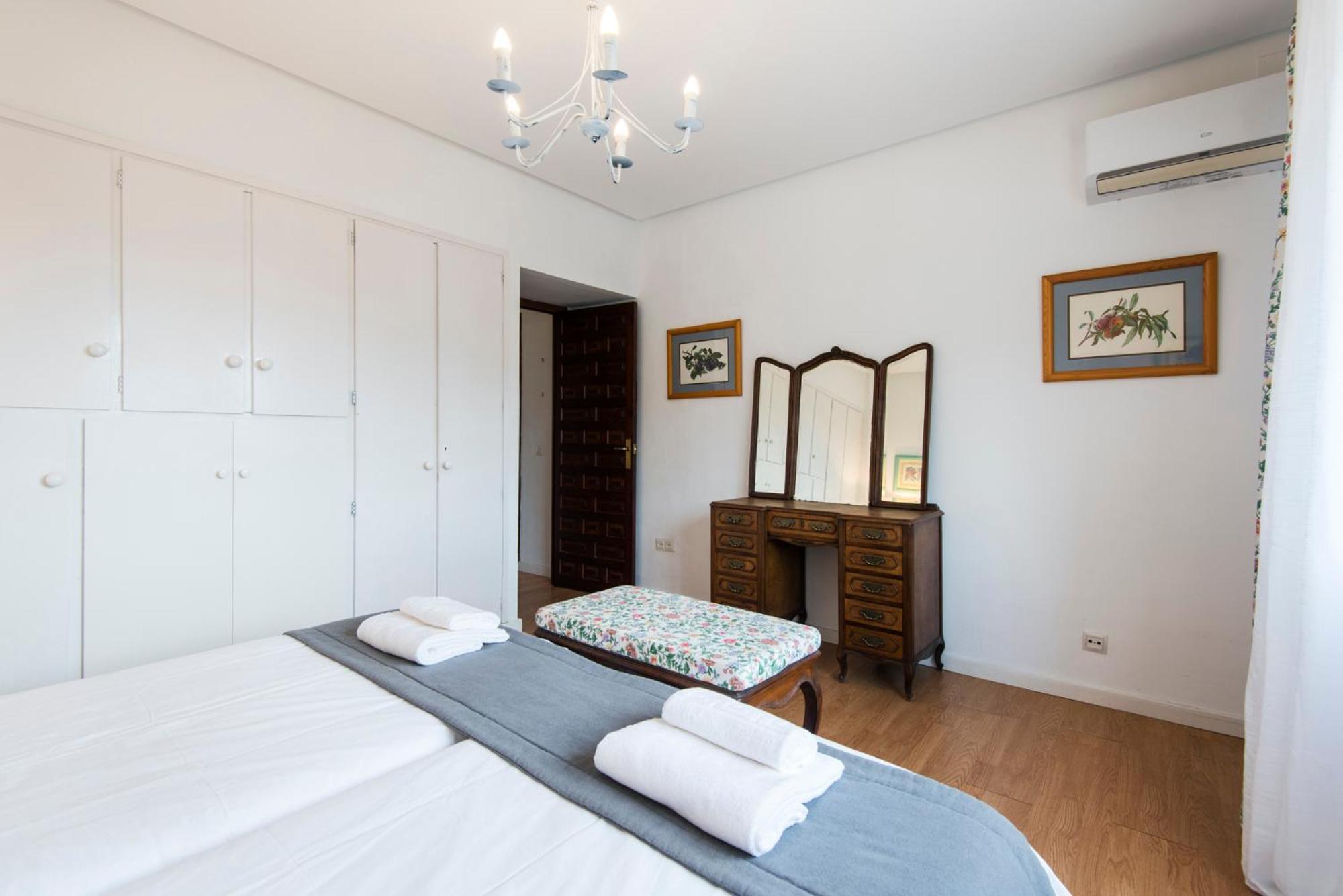 Queen Of The Ocean Villa: Stately Style House With Pool Feriehus Málaga