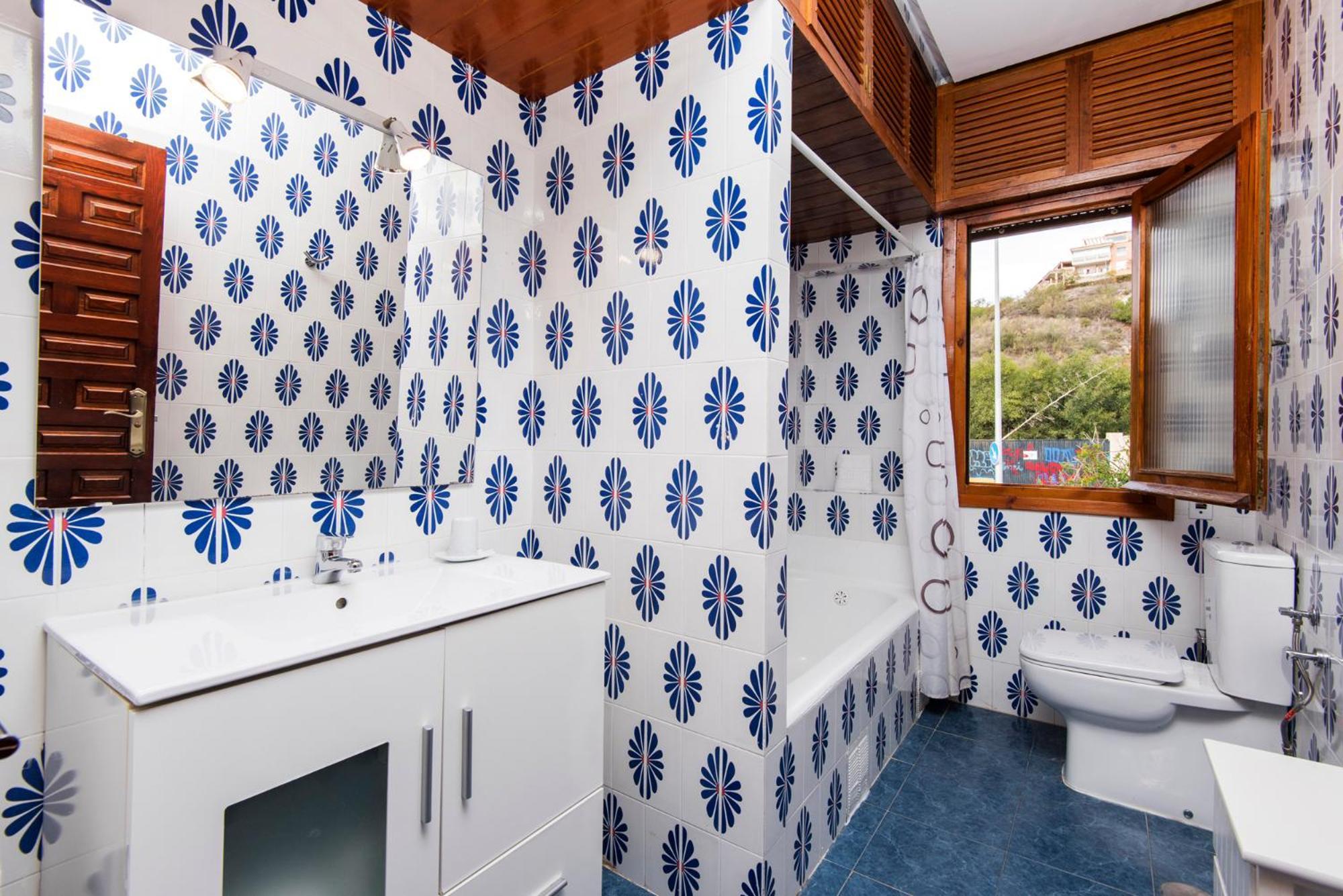 Queen Of The Ocean Villa: Stately Style House With Pool Feriehus Málaga