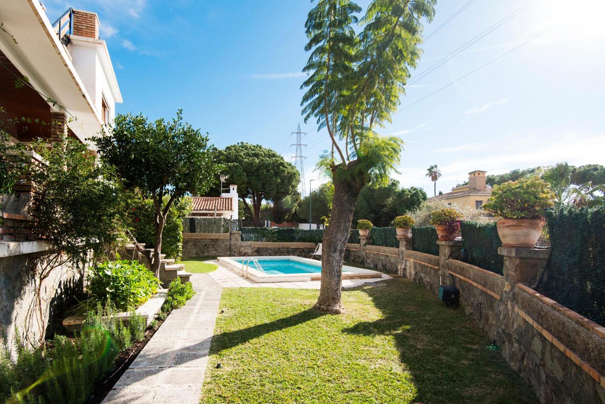 Feriehus Queen Of The Ocean Villa: Stately Style House With Pool *
