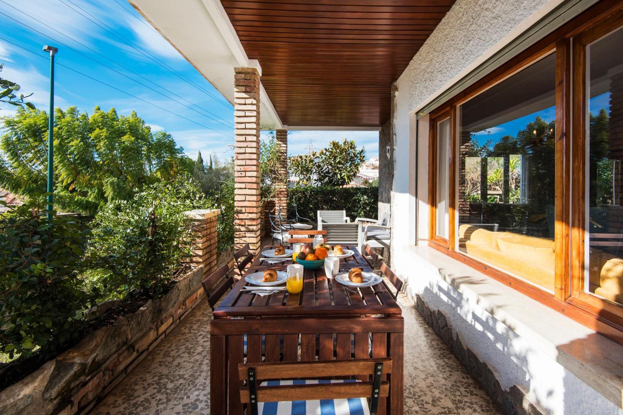 Feriehus Queen Of The Ocean Villa: Stately Style House With Pool