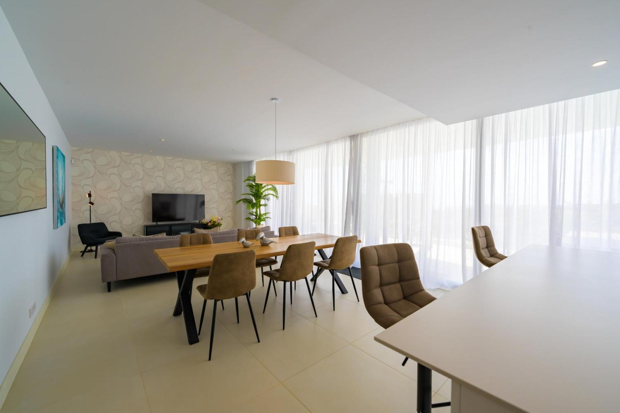 Apartment Amazing 3 Bedroom With Seaviews In Higueron Málaga