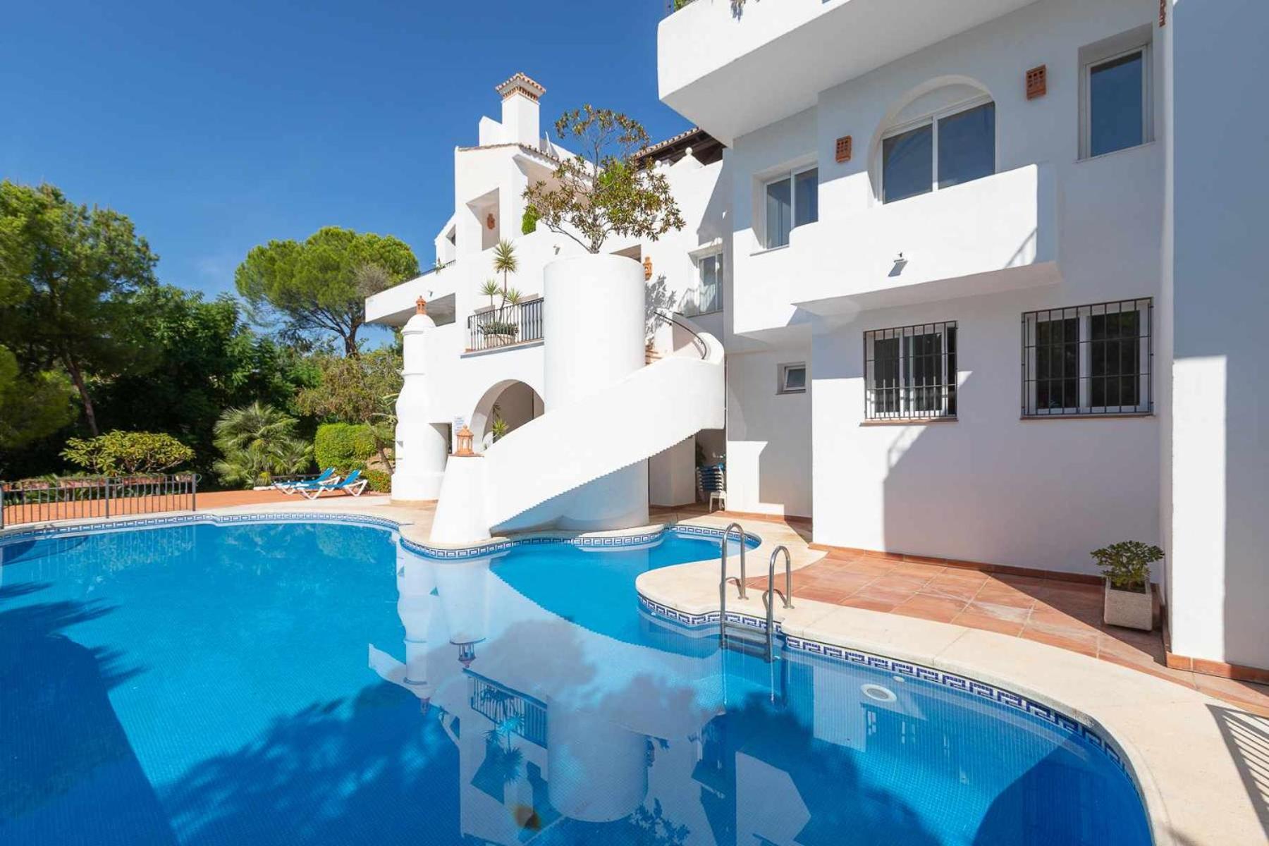 Golf Duplex Con Piscina En La Quinta Golf Marbella