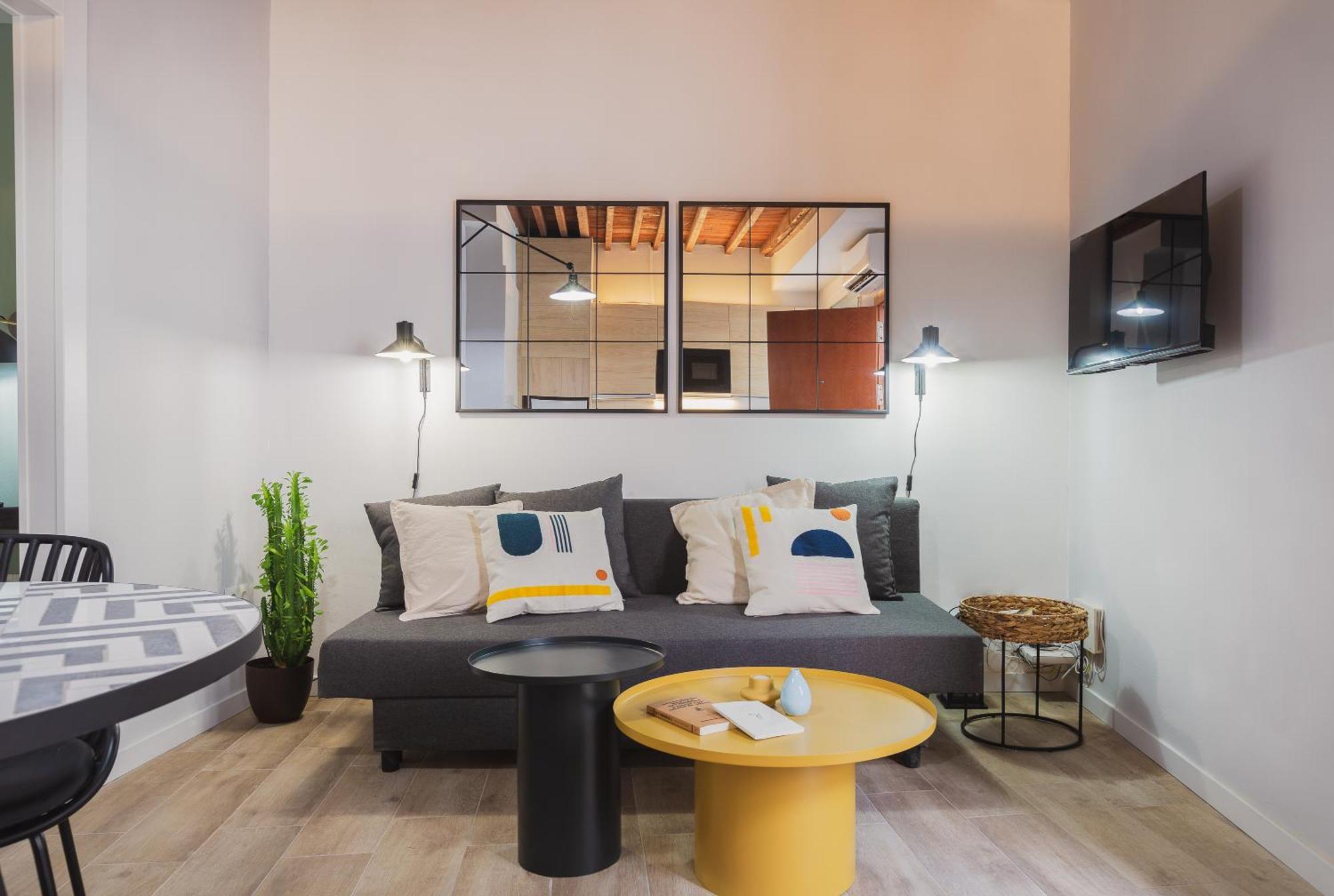 Quiet In The Center Apartment *