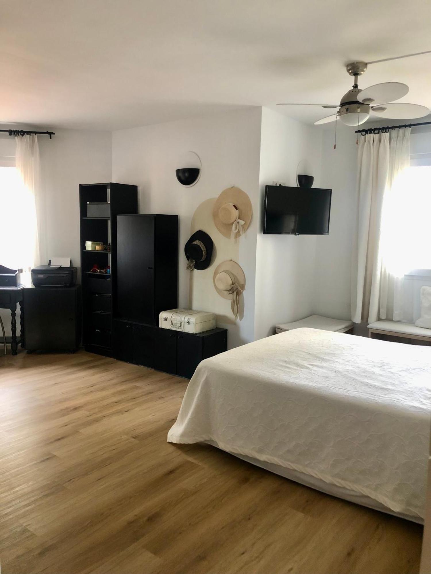 Con Smart Tv En Piso Compartido Con Bano Privado O Compartido Sol Malaga