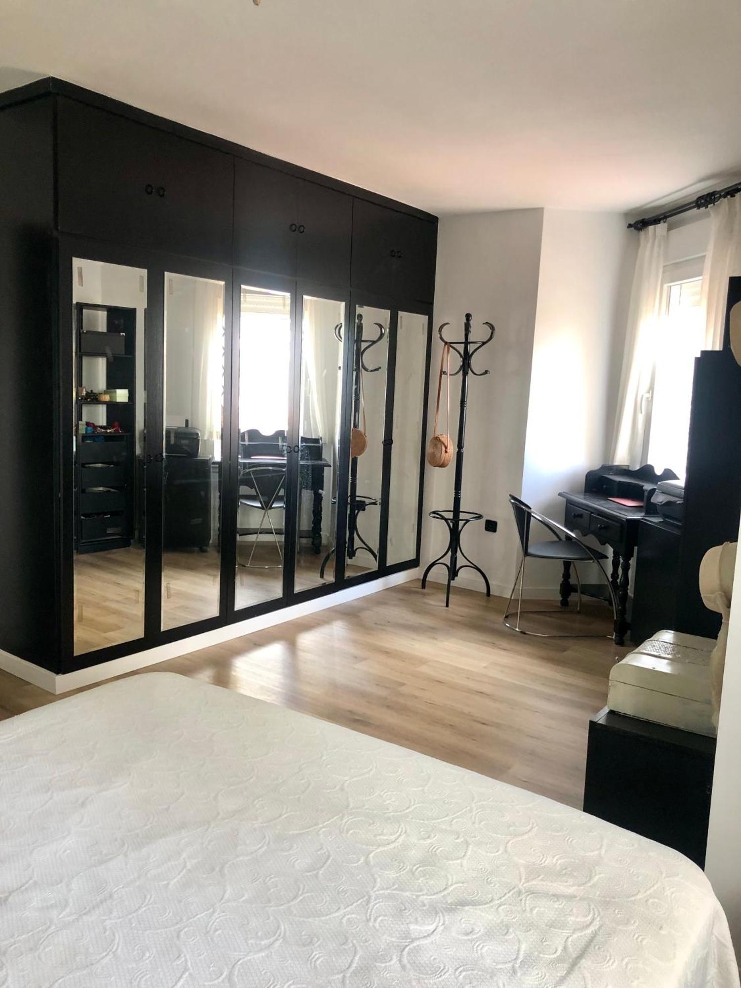 Con Smart Tv En Piso Compartido Con Bano Privado O Compartido Sol Homestay *