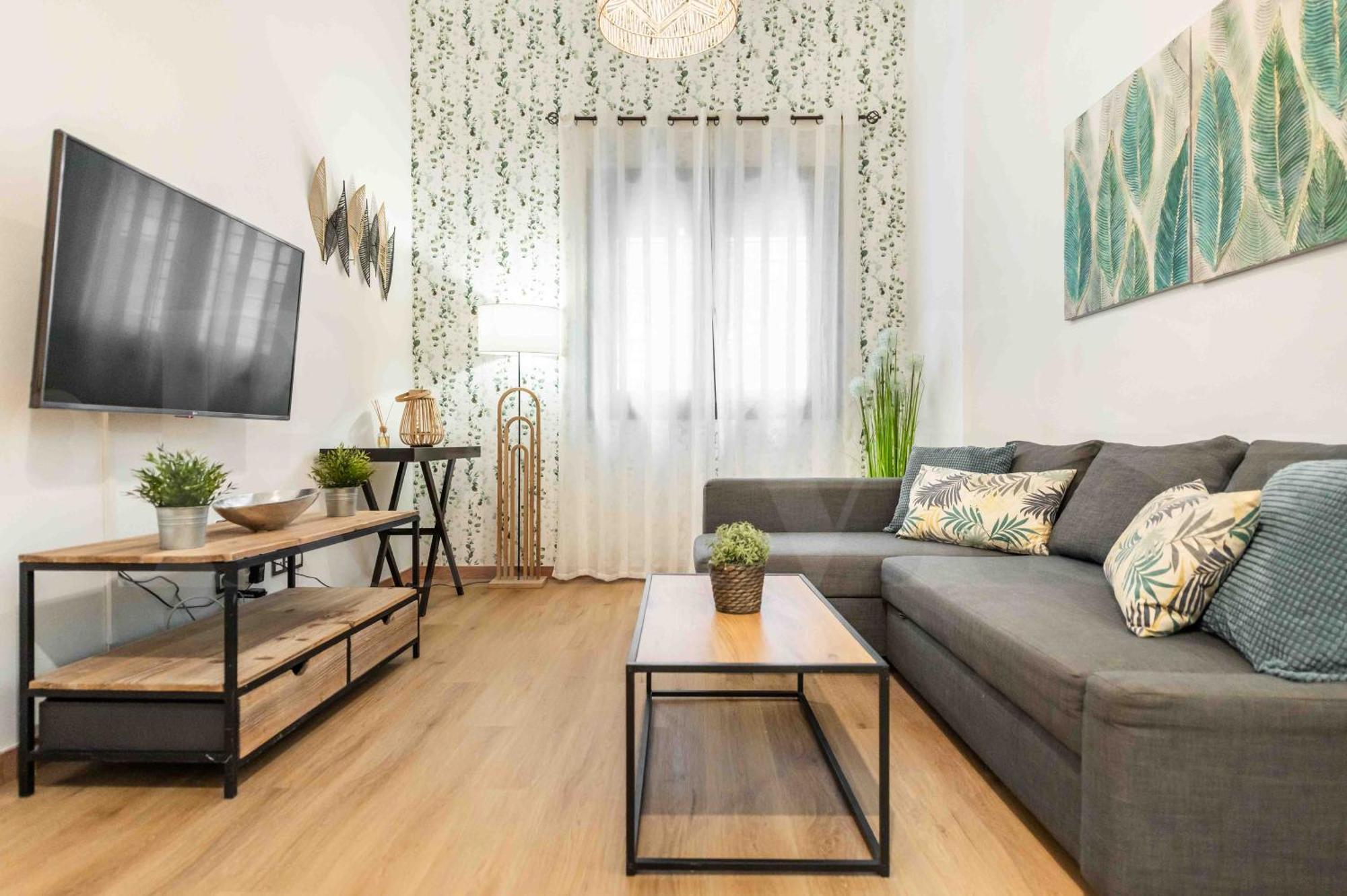 3br With Parking And Patio In The Center By Rems * Málaga
