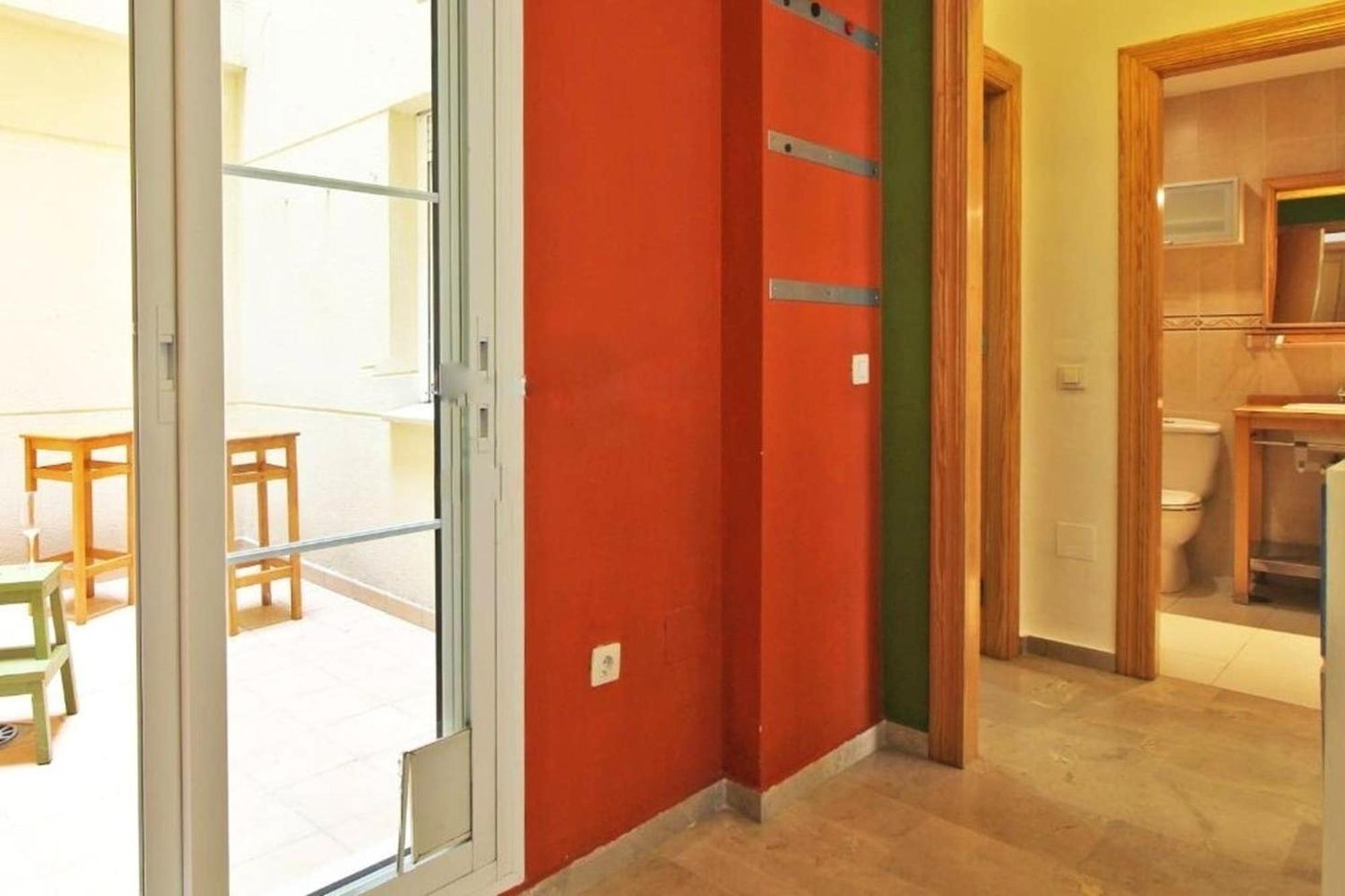 Comfortable In 85 M² Air Conditioning Apartment