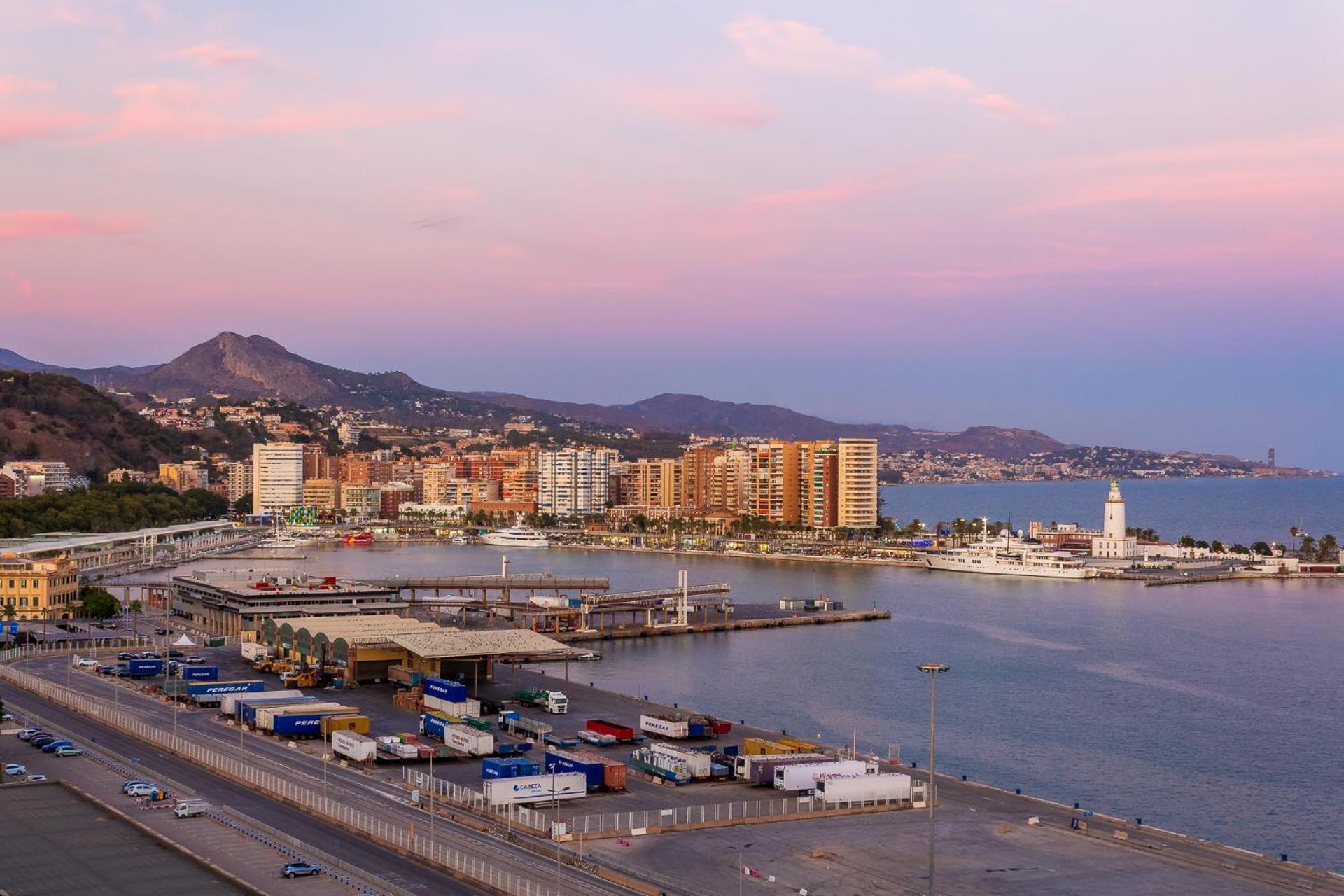 Alameda De Colon Solo Familias Malaga