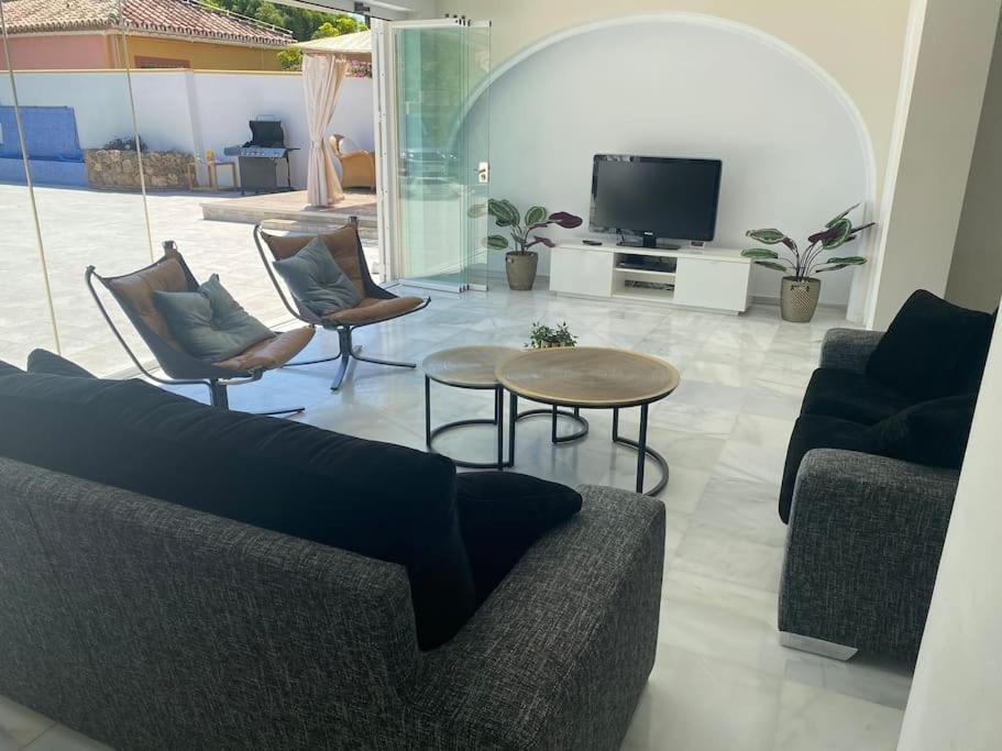 Casa de férias Sunny Mijas With Large Pool Free Parking *
