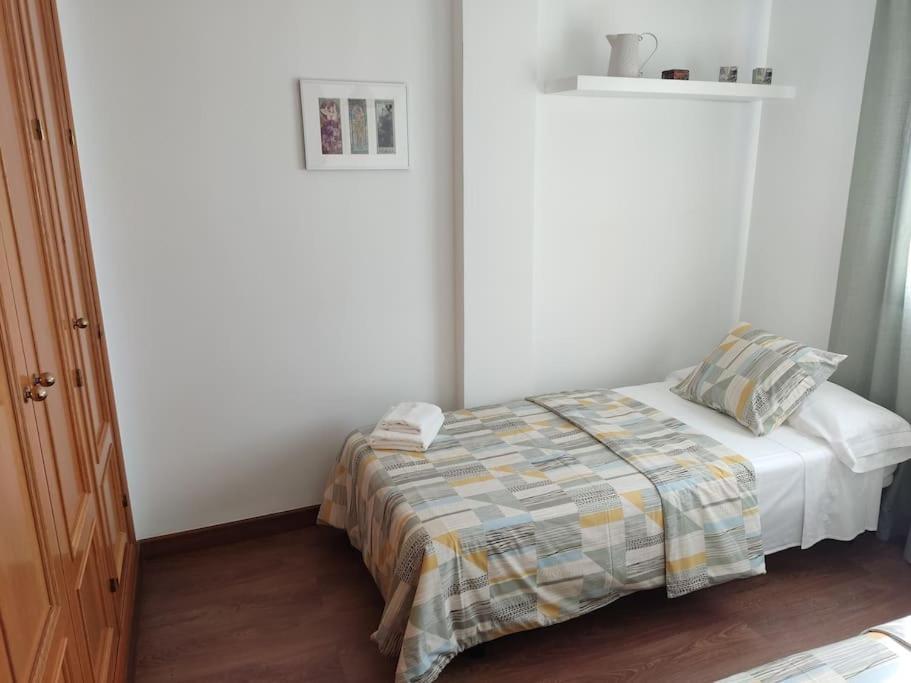 Junto Estación Tren Y La Playa, Garaje Incluido Apartamento Málaga