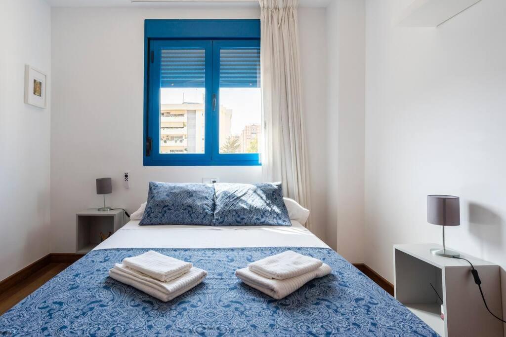 Junto Estación Tren Y La Playa, Garaje Incluido Apartamento