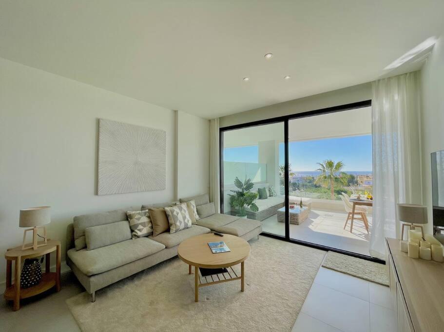 Santa Barbara Heights - Heated Pool, Gym, Bbq. Apartamento Málaga