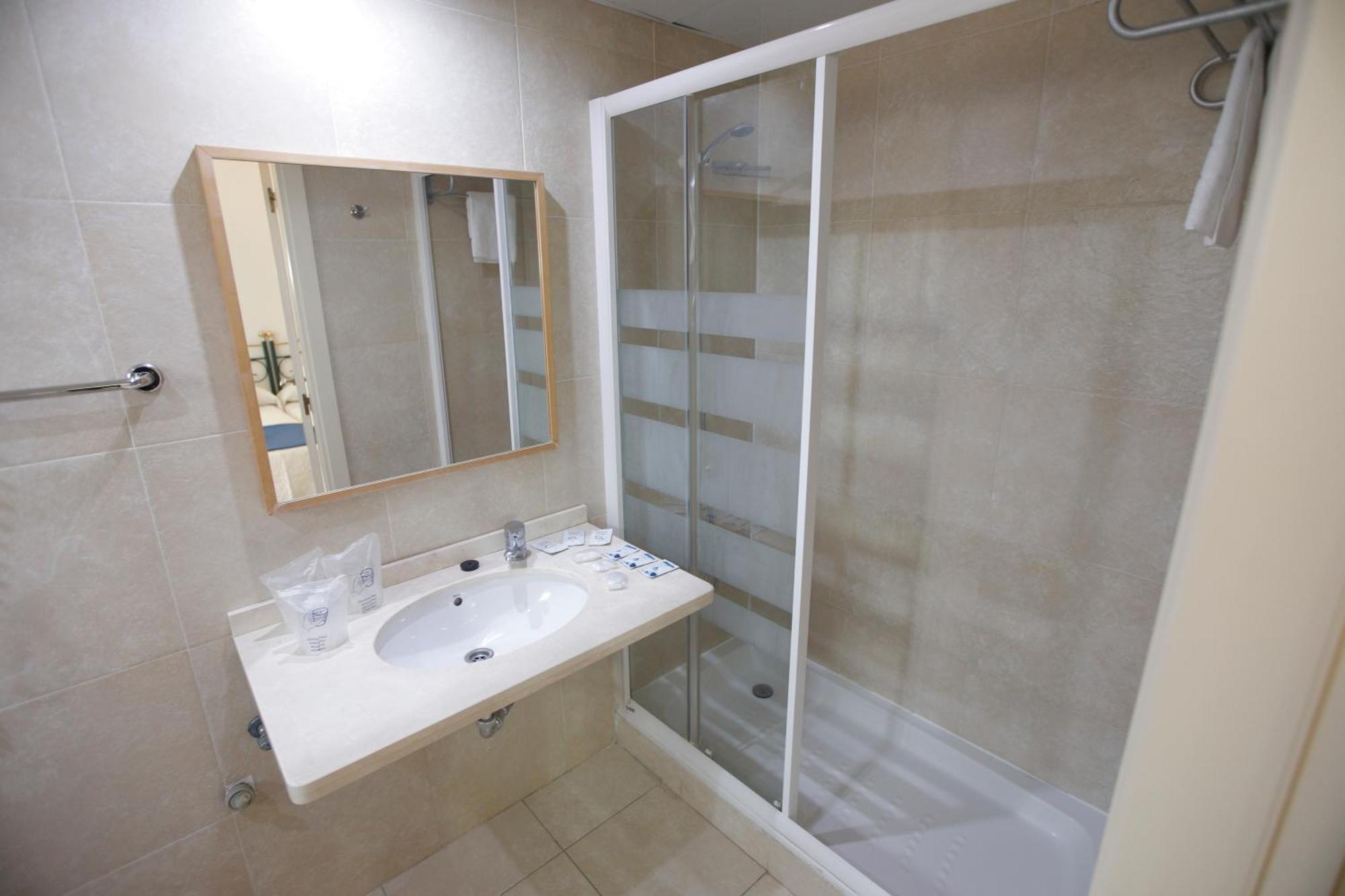 Hotell Eliseos 3*