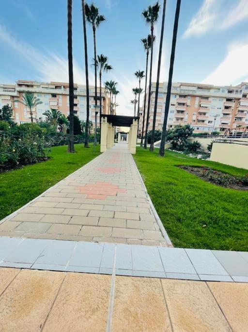 Apartamento Torre Atalaya-teatinos Capital Lägenhet