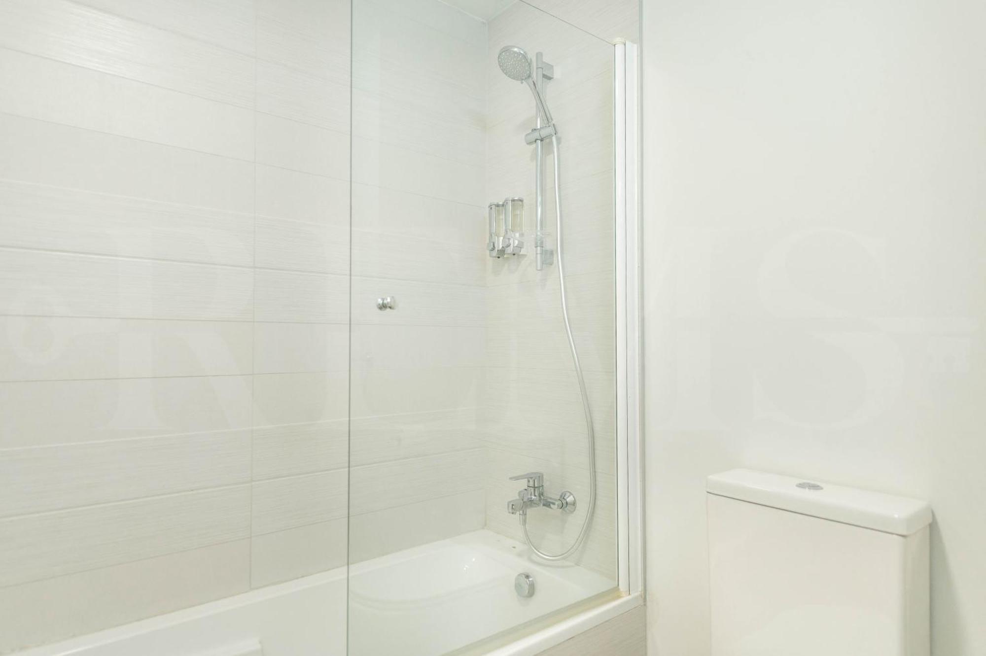 With Parking, Gym & Terrace By Rems Apartamento *