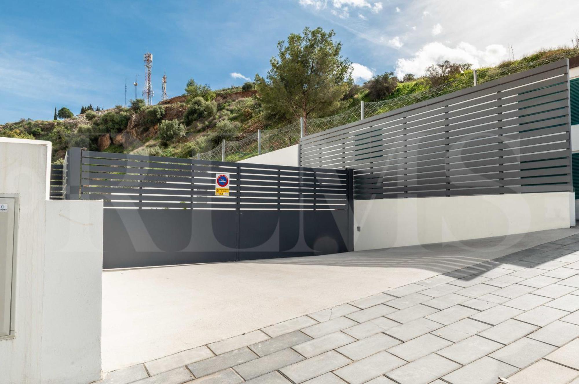 With Parking, Gym & Terrace By Rems Apartamento *
