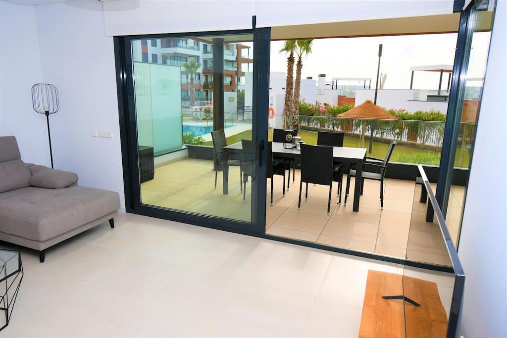 Appartamento Casa Kerr - Luxury Apt - Sleeps 9 - Los Boliches