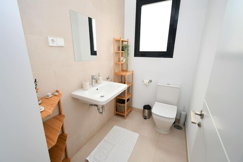 Casa Kerr - Luxury Apt - Sleeps 9 - Los Boliches Málaga