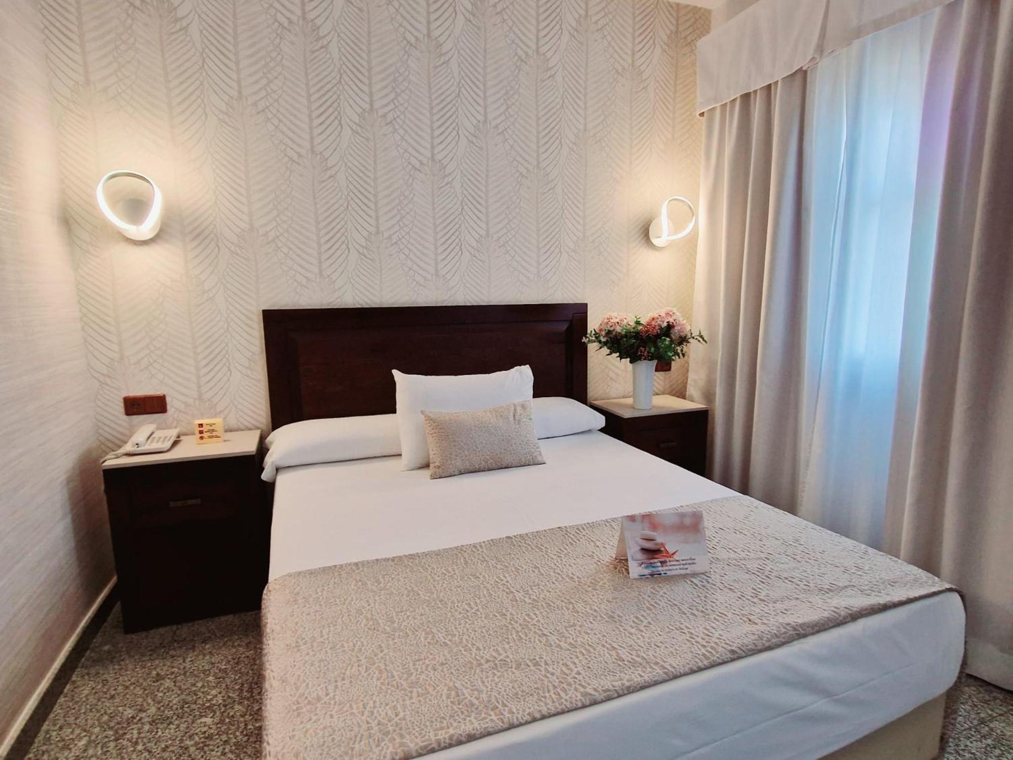 Hotell Plaza Del Castillo 4*