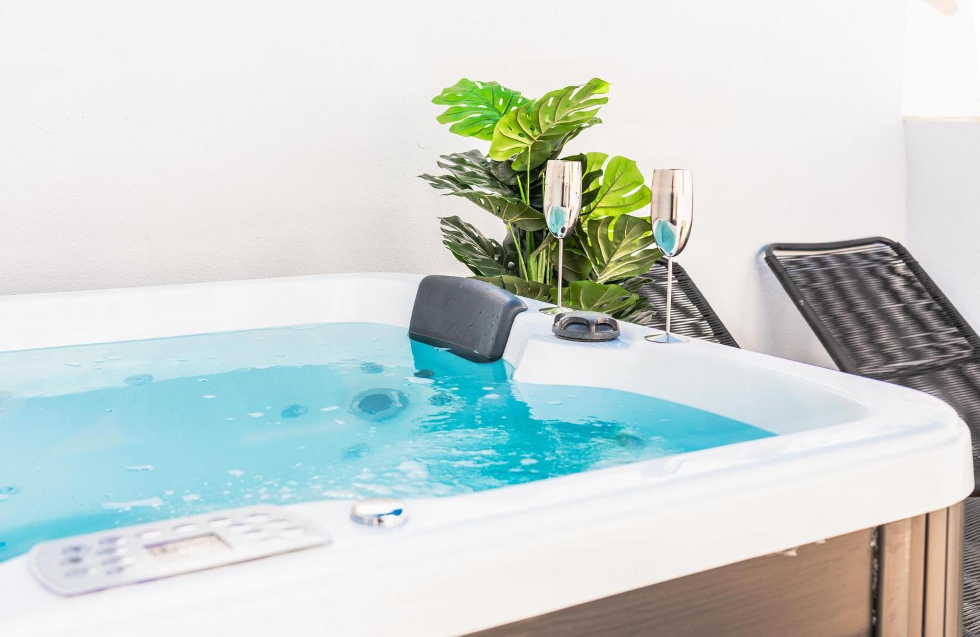 Apartamento Rooftop & Private Jacuzzi In The Center By Rems