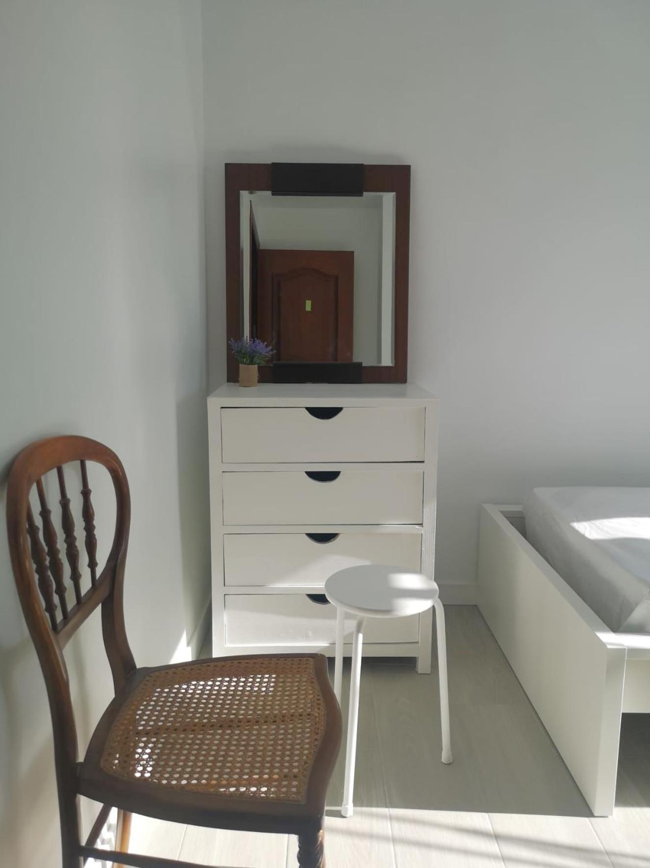 Rare Find! Skyline View-modern 6 Bed 2 Bath Flat In The Heart Of Privat bolig