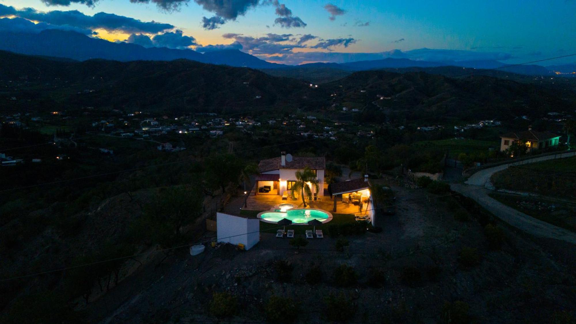 Chalet El Cerro - Piscina Y Jacuzzi