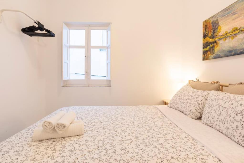 3 Bedroom Flat In Historic Centre Appartamento *