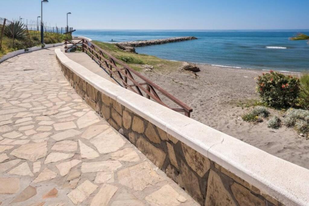 Beautiful On The Torrox-costa Boulevard! Lägenhet *