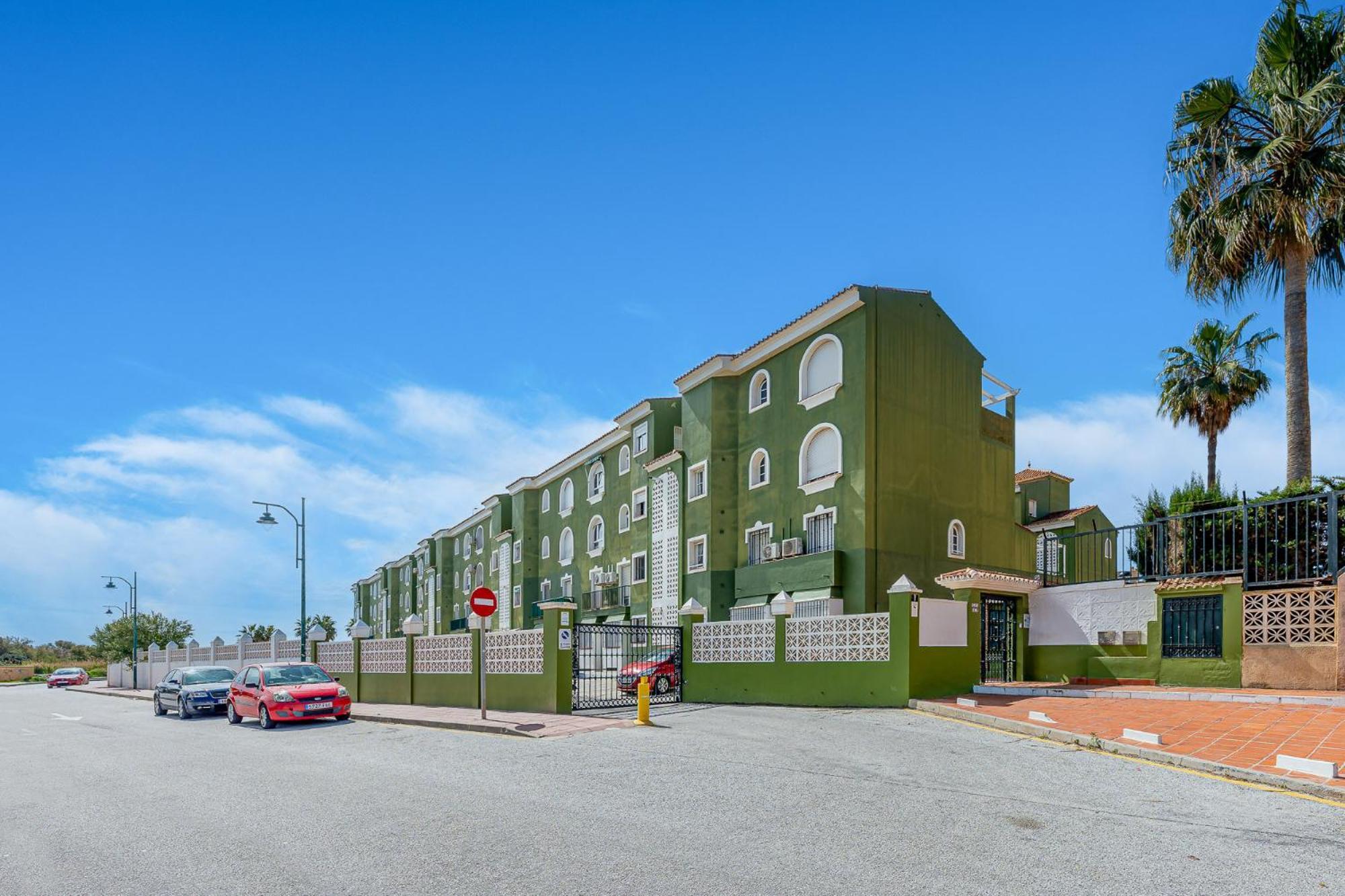 Apartamento 797 - Amplio Atico Duplex En Guadalmar Frente Al Mar *
