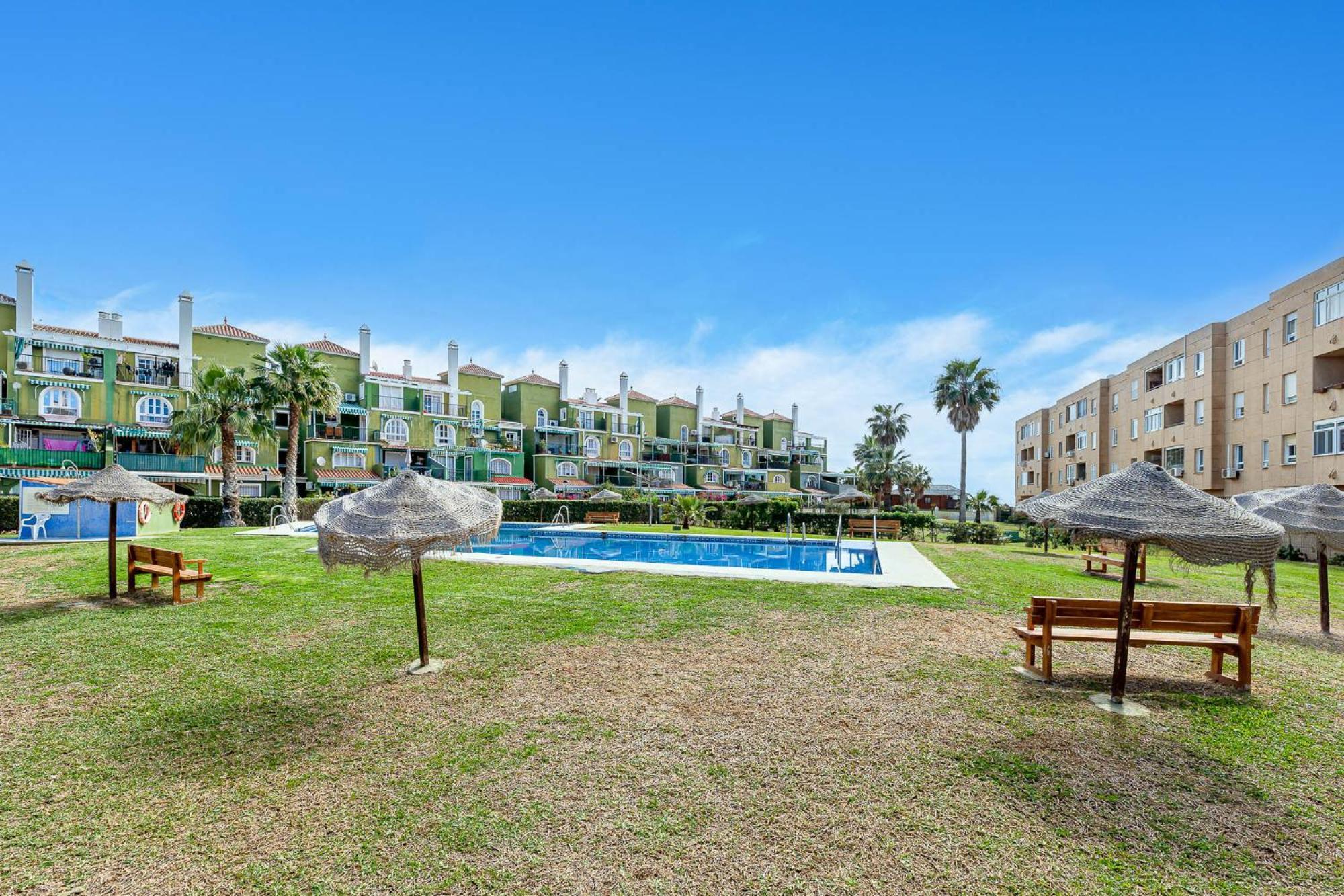 797 - Amplio Atico Duplex En Guadalmar Frente Al Mar Málaga
