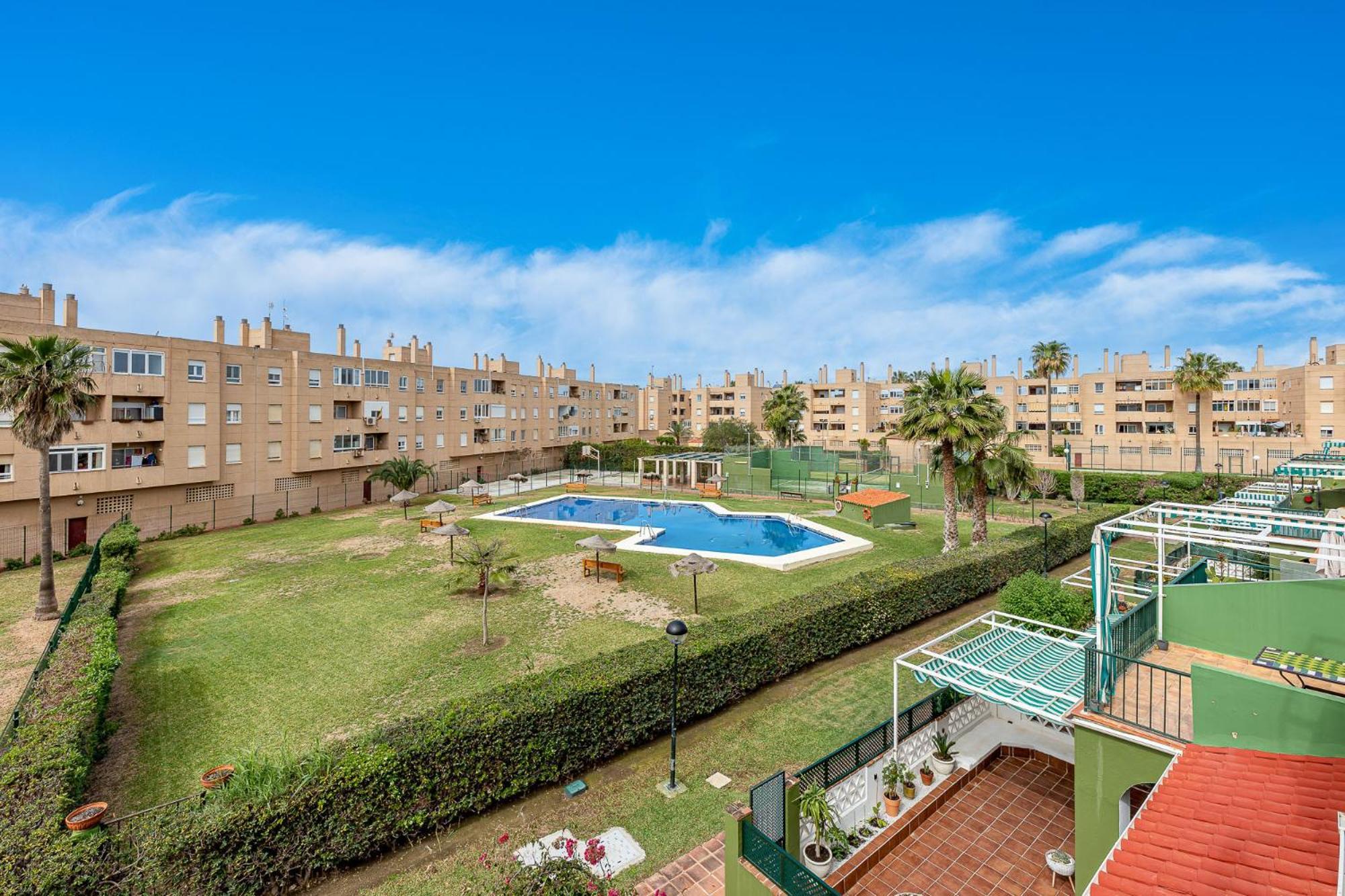 Apartamento 797 - Amplio Atico Duplex En Guadalmar Frente Al Mar