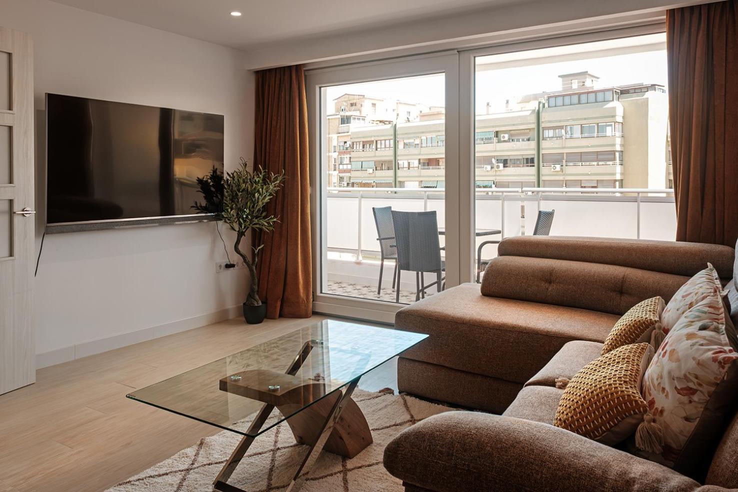 Apartment - Steps From The & Historic Center