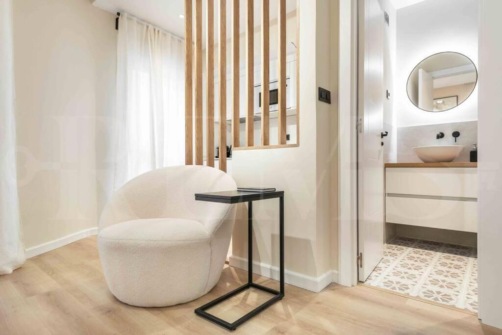 Apartamento Romantic Getaway In The Center By Rems Málaga