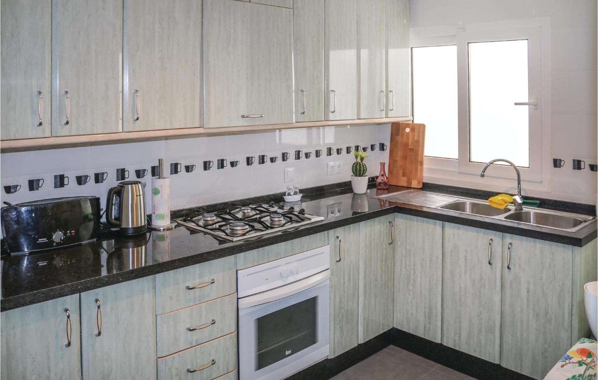 Apartamento 4 Bedroom Stunning In *