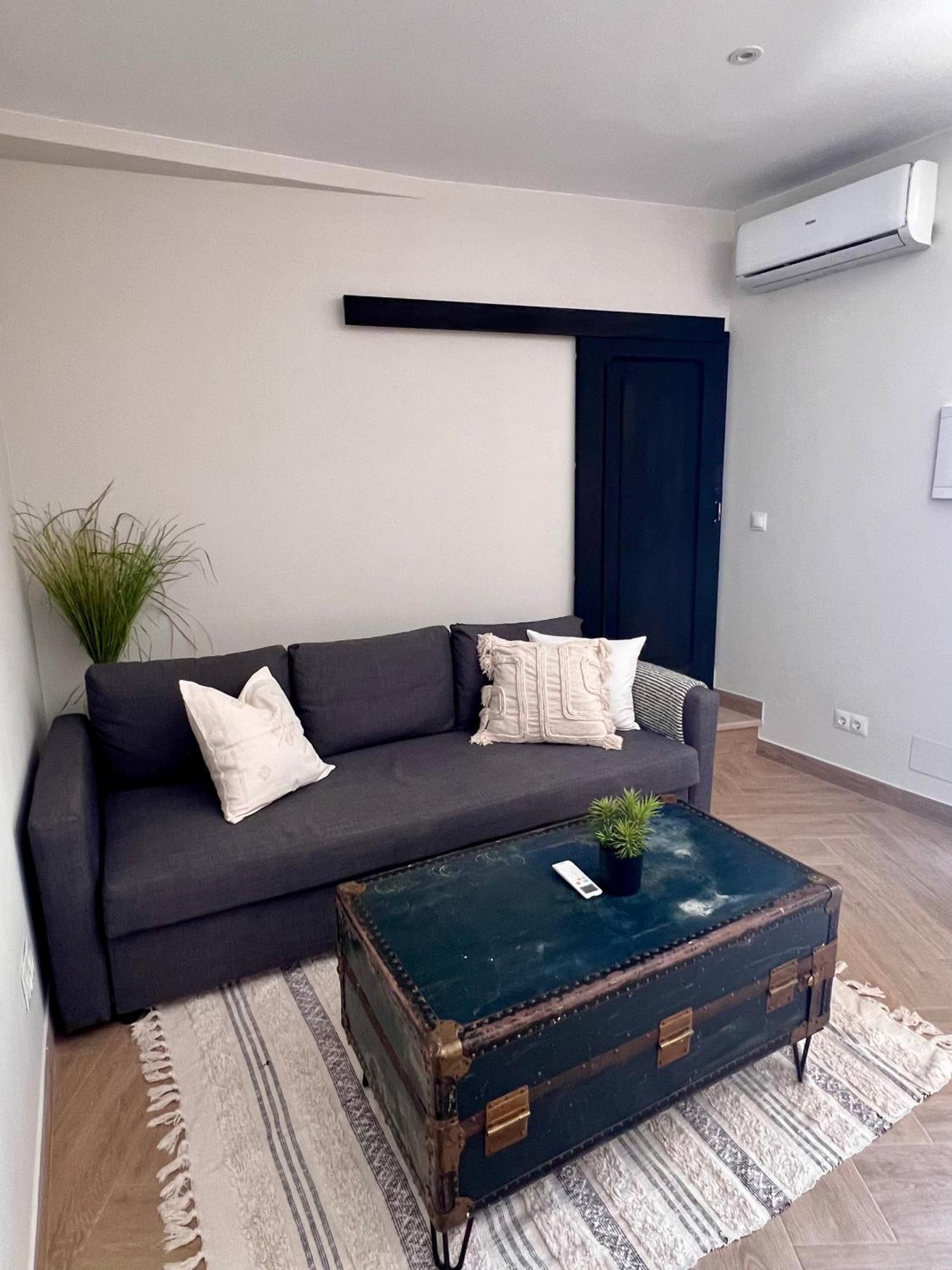 Vakantiehuis Renovated Cinema Town House In Comares *