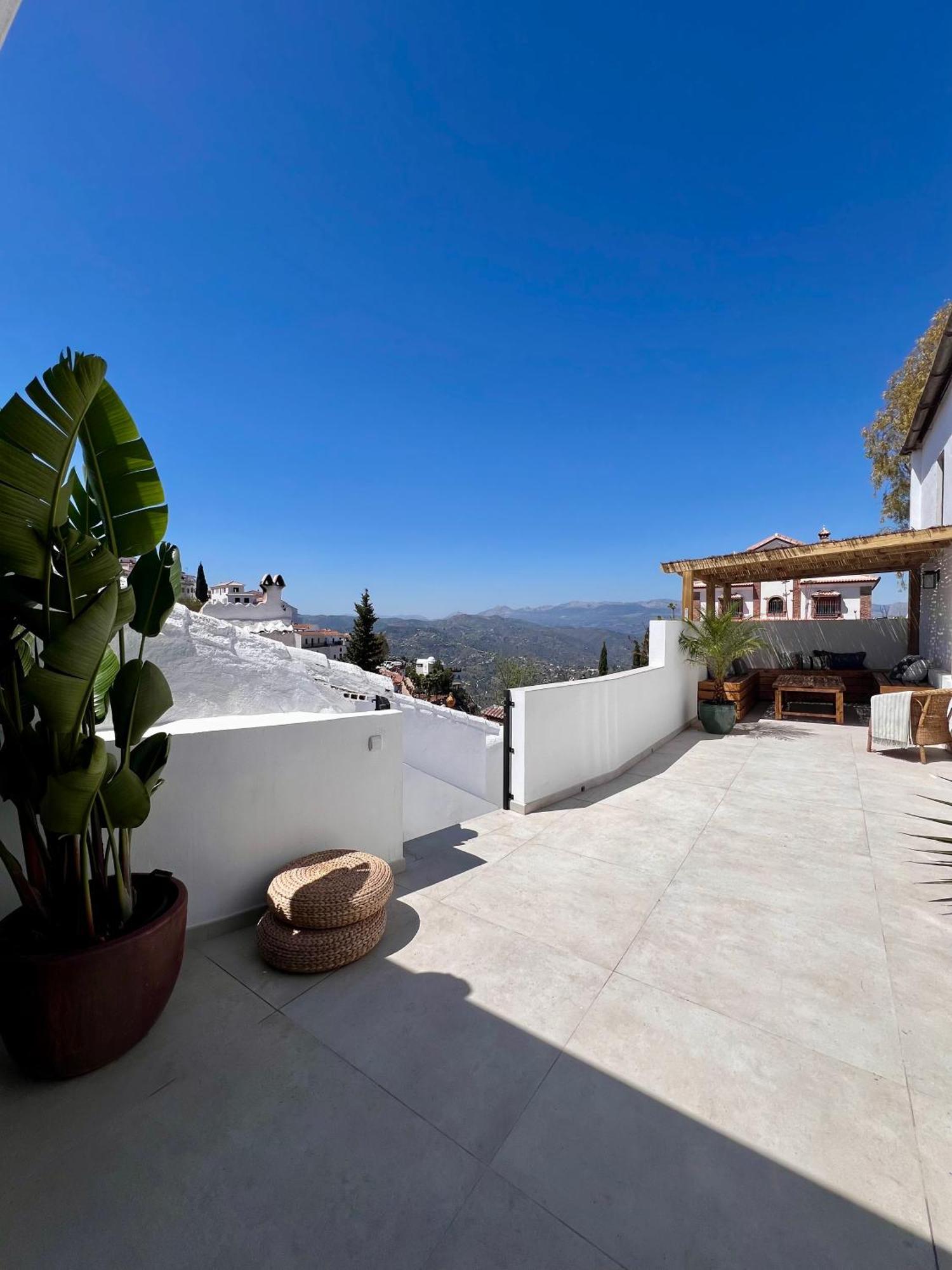 Holiday home Renovated Cinema Town House In Comares *