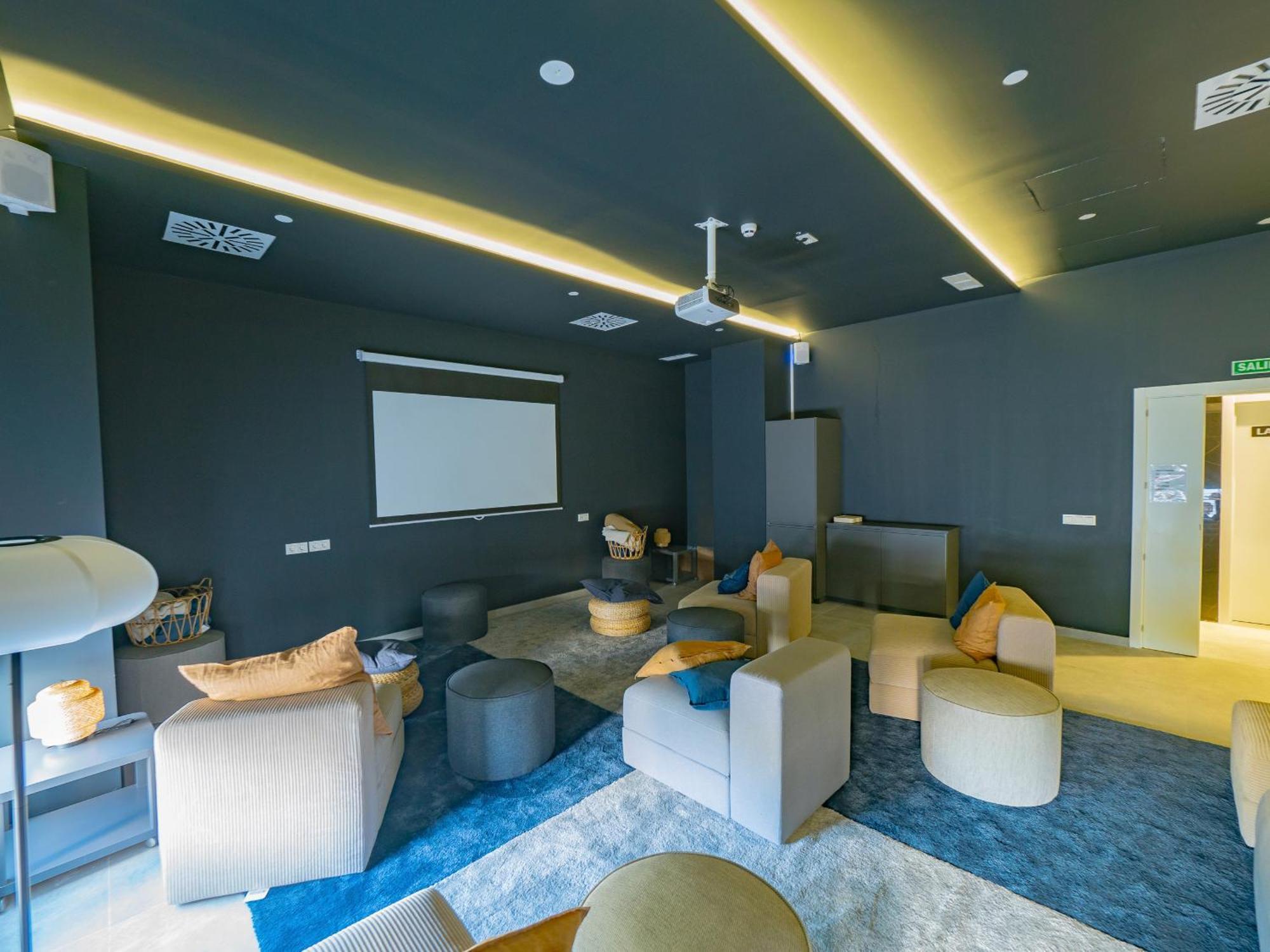 Cubo's Luxury Urban Sky 12