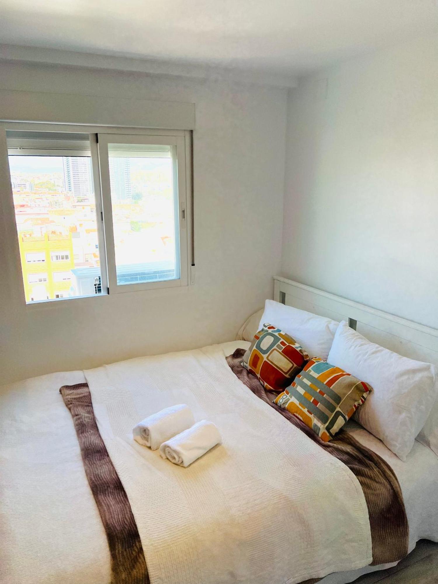 Rare Find! Skyline View-modern 6 Bed 2 Bath Flat In The Heart Of Málaga