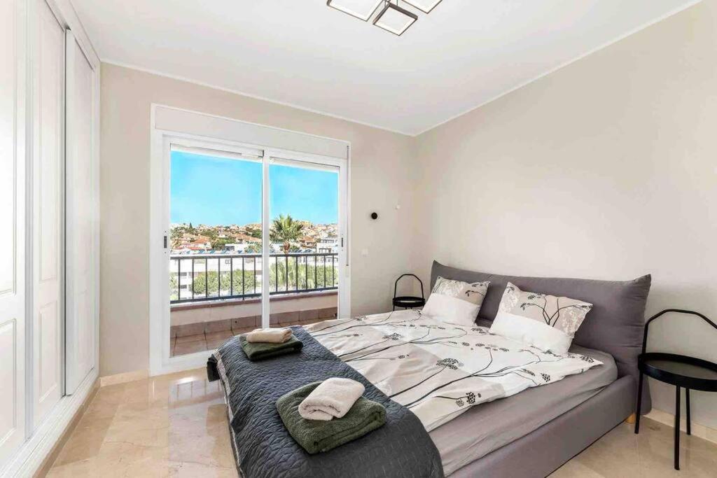 4 Bed Detached Close To Golf & With Shared Pool. Villa