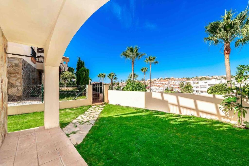 4 Bed Detached Close To Golf & With Shared Pool. Villa *