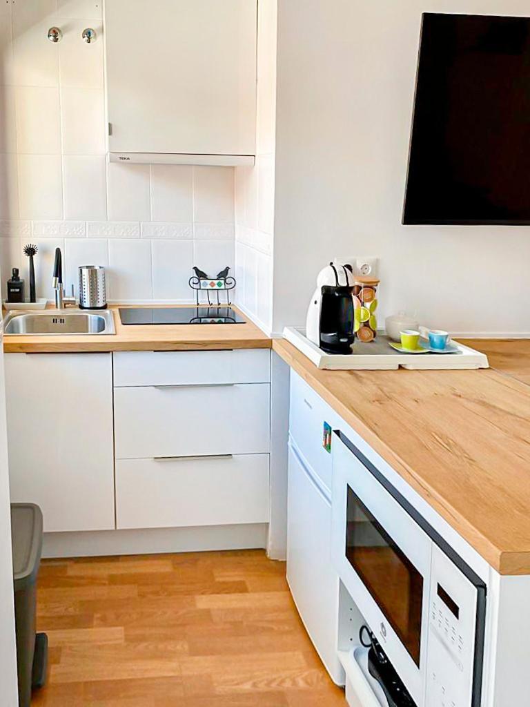 Estudio Del Carmen & Parking Apartment *