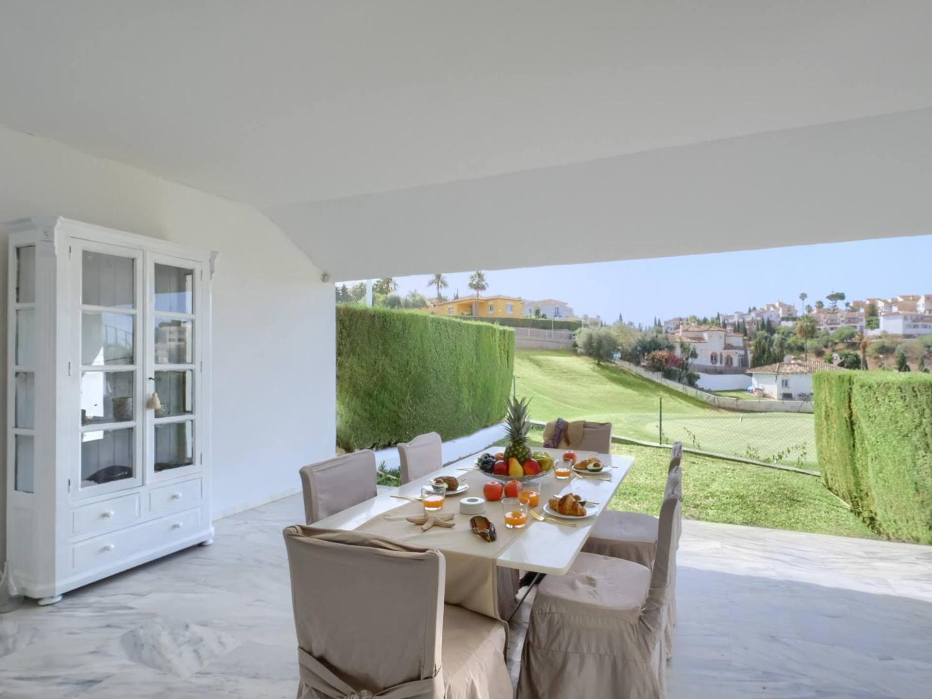 Semesterbostad Spanish Charm House On The Miraflores Golf Course Málaga