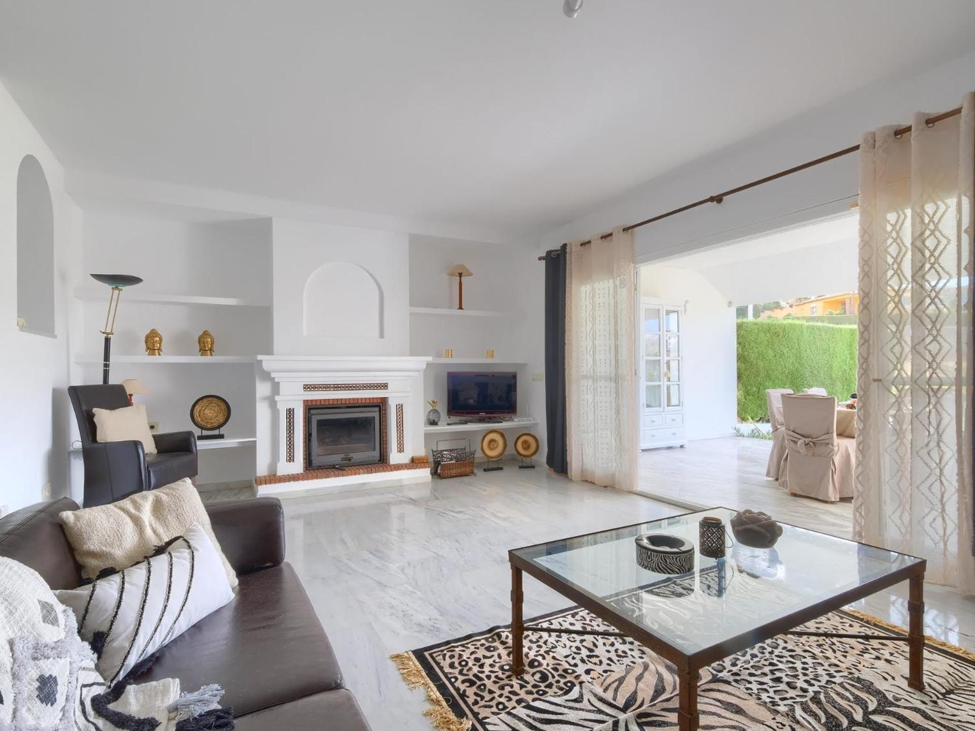 Holiday home Spanish Charm House On The Miraflores Golf Course *