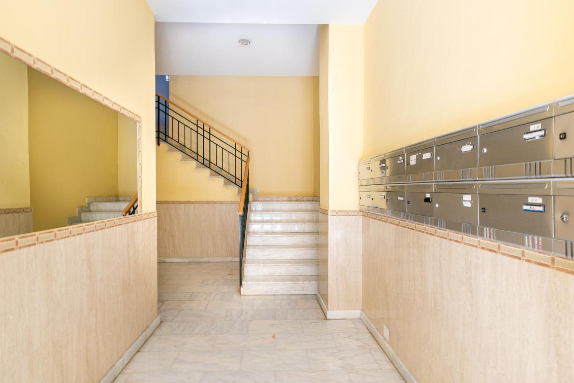 Apartamento Wintowinrentals Quiet Apartment, Good Location, Free Parking *