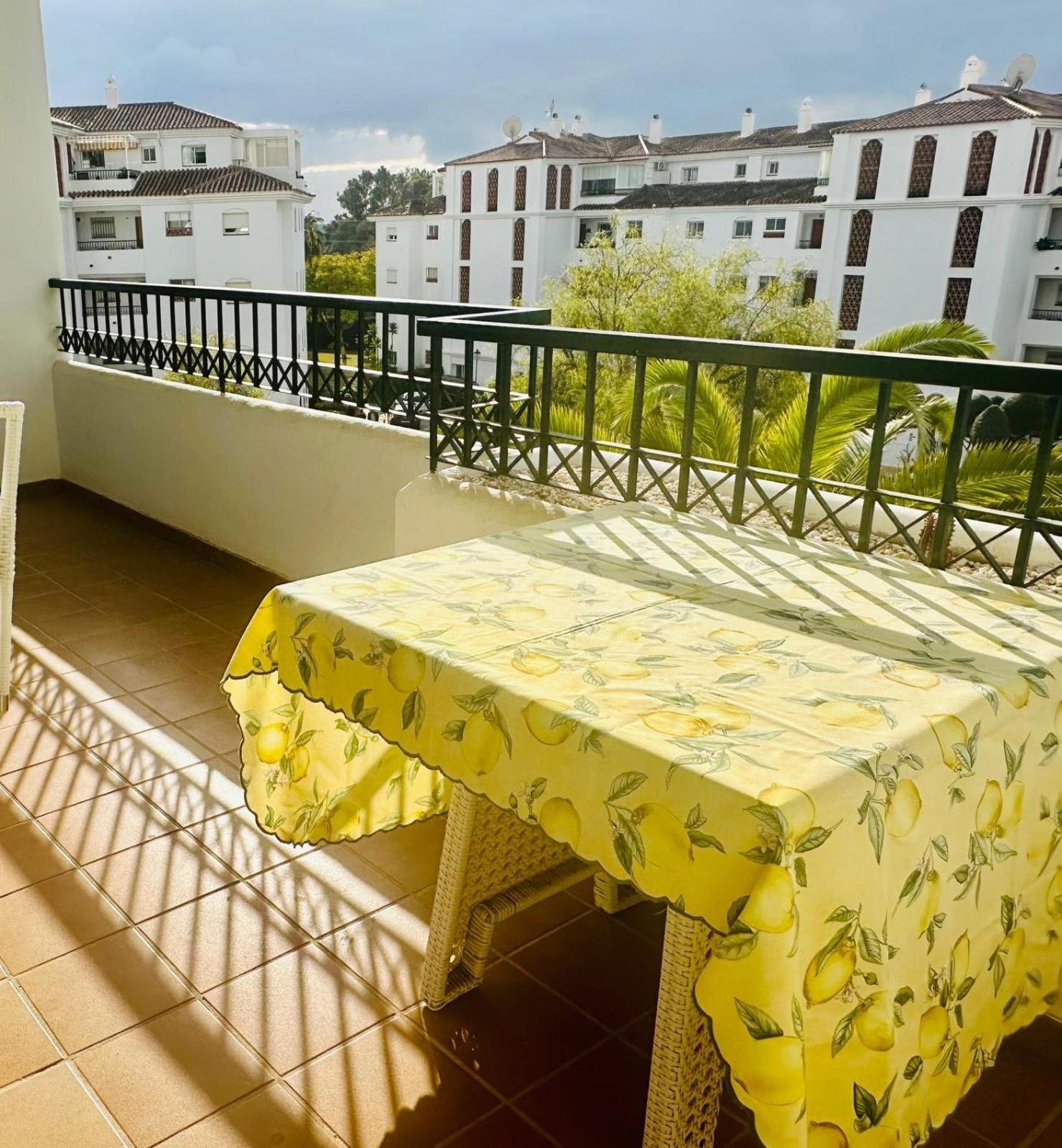 Appartement Lovely Apartment, Grancalahonda By Holidays2rent