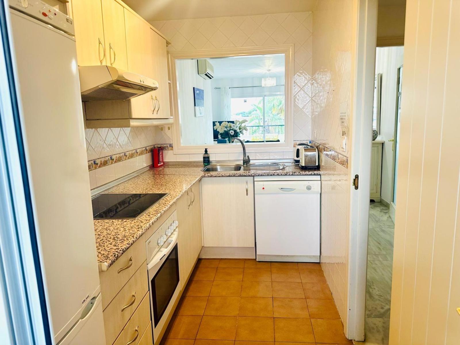 Apartamento Lovely Apartment, Grancalahonda By Holidays2rent *
