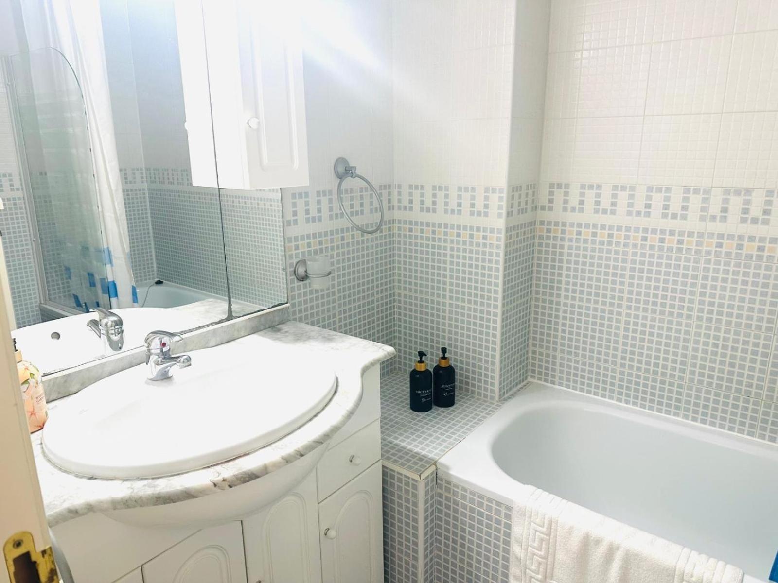 Lovely Apartment, Grancalahonda By Holidays2rent * Málaga