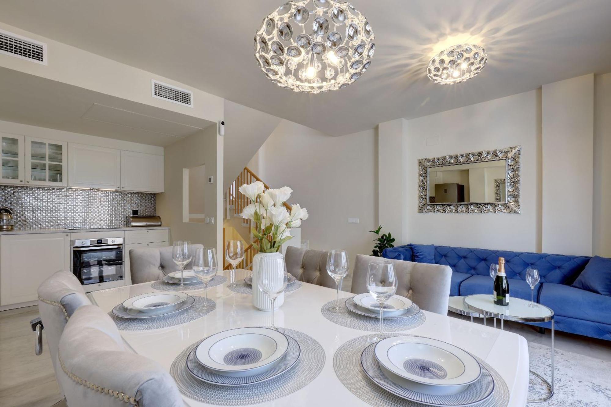 Spacious And Modern House In Riviera, Mijas, Costa Del Sol, 15min From Marbella Vakantiehuis
