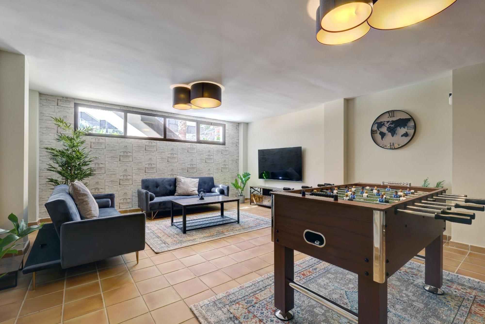 Spacious And Modern House In Riviera, Mijas, Costa Del Sol, 15min From Marbella Vakantiehuis